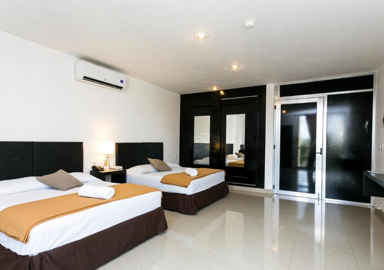 Sunrise 42 Suites By Holiday In Playa 신데 델 카르멘 외부 사진