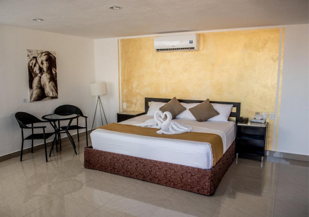 Sunrise 42 Suites By Holiday In Playa 신데 델 카르멘 외부 사진